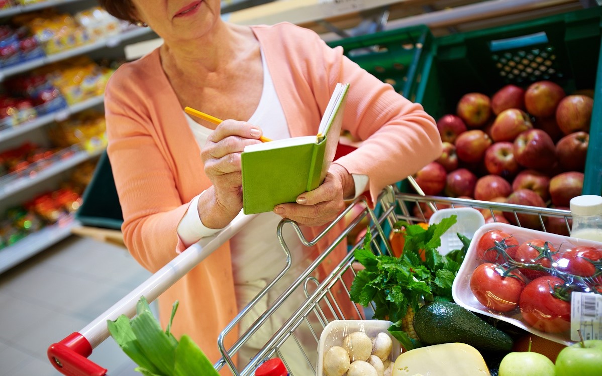 Переедание начинается в супермаркете: 7 правил похода за продуктами 