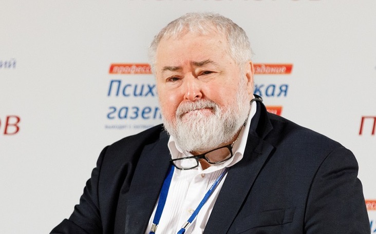 В.А. Петровский: «Что там еще в программке спектакля?»
