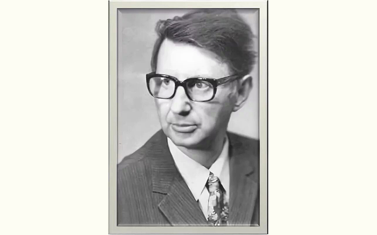 О профессоре Владимире Евгеньевиче Рожнове (1918–1998)