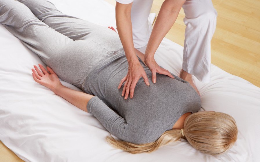 Холистический массаж для коррекции профессионального стресса
