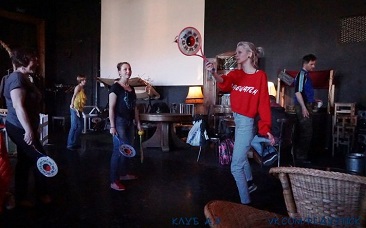 Танцевально-игровая терапия: методика «Плейстик»