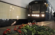 Санкт-Петербург скорбит о жертвах взрыва в метро 3 апреля 2017...